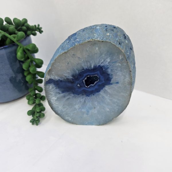 Agate Geode 300 - 400gm